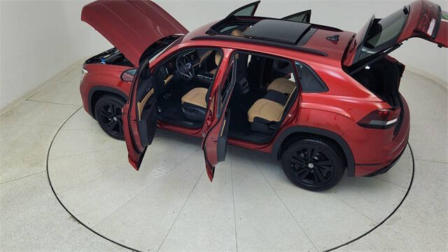 2025 Volkswagen Atlas Cross Sport SEL R-Line Black 4Motion