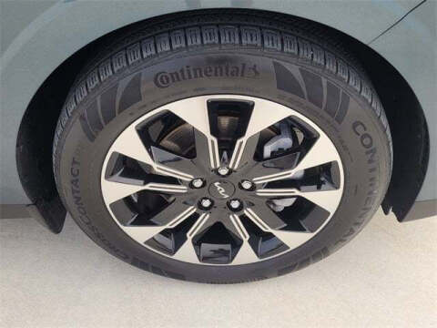 2023 Kia Carnival EX