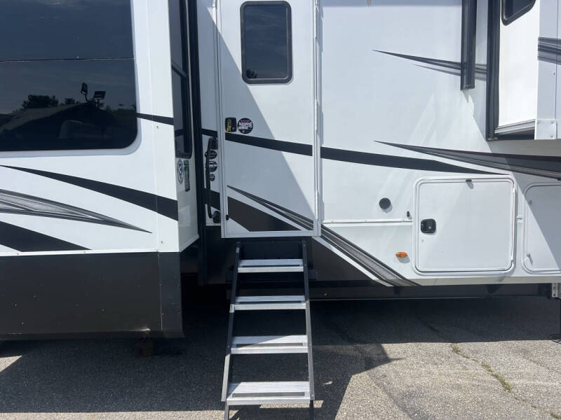 2022 Grand Design RV Solitude 38ft