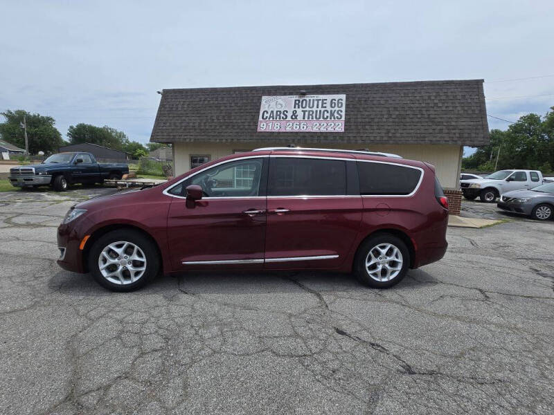 2017 Chrysler Pacifica Touring-L Plus