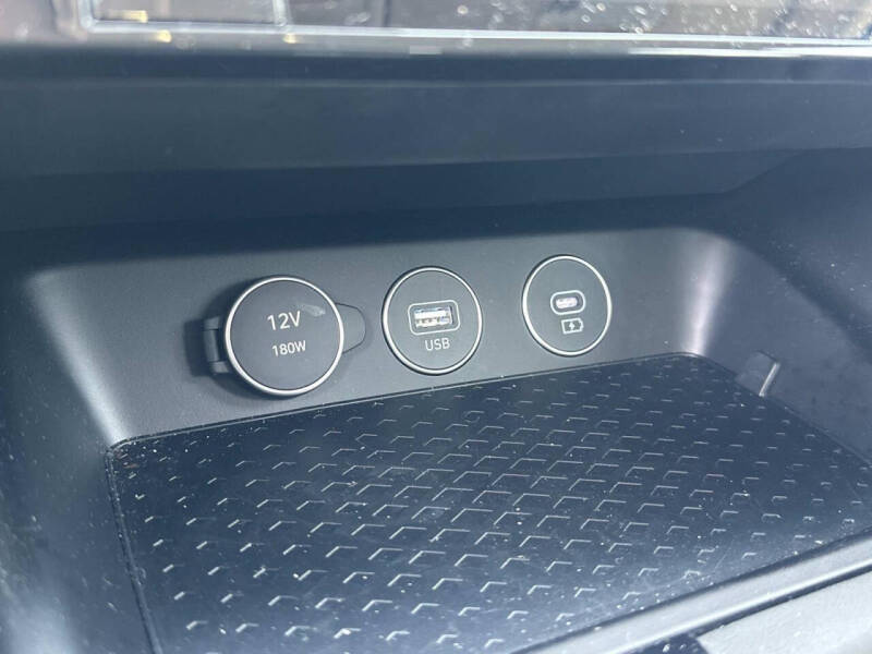 2026 Genesis G70 2.5T Standard