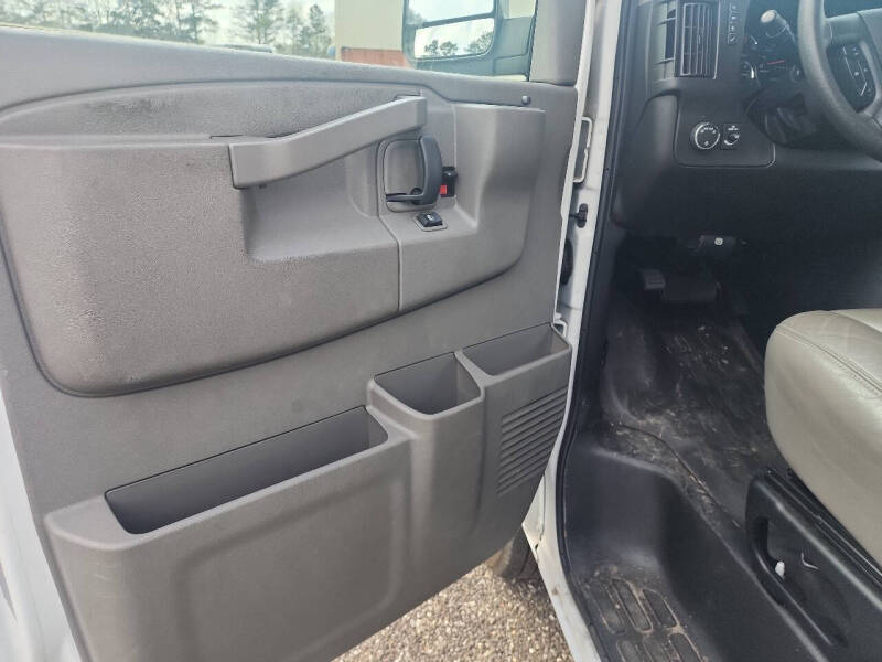 2022 Chevrolet Express 2500