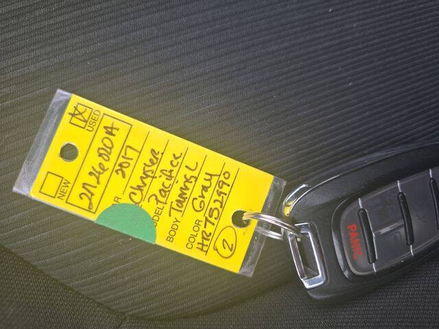 2017 Chrysler Pacifica Touring-L