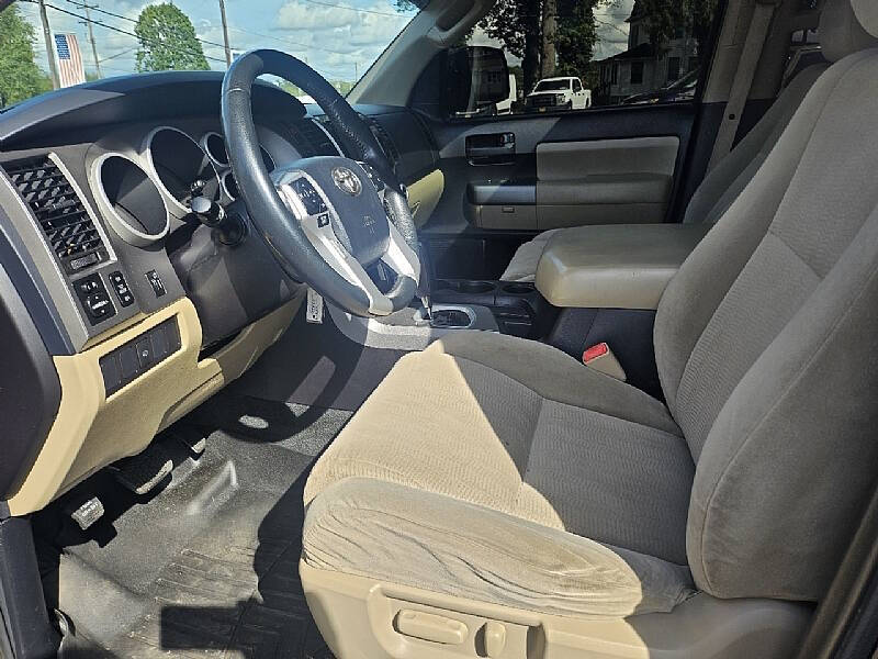 2017 Toyota Sequoia SR5