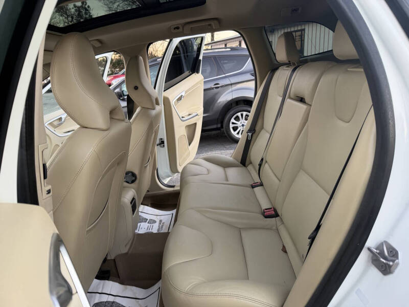 2015 Volvo XC60 T6 Platinum