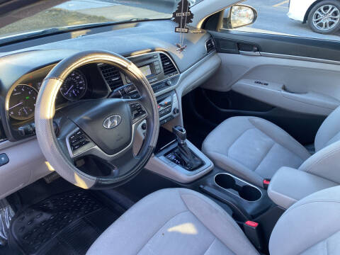 2017 Hyundai Elantra SE