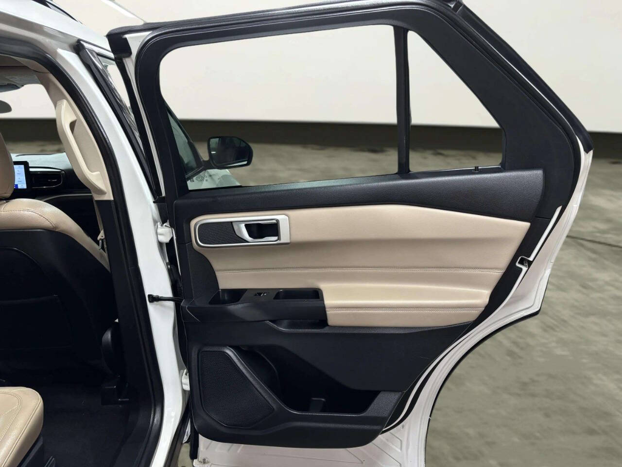 FordExplorer19
