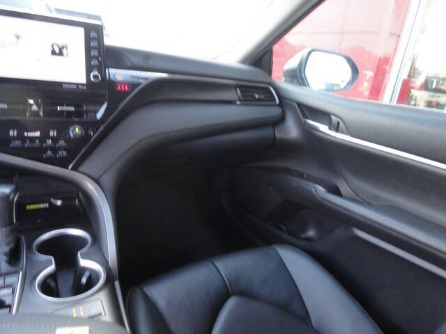 2022 Toyota Camry Hybrid XLE