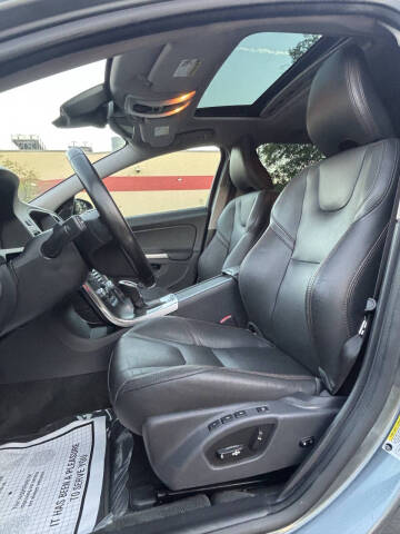 2016 Volvo V60 Cross Country T5