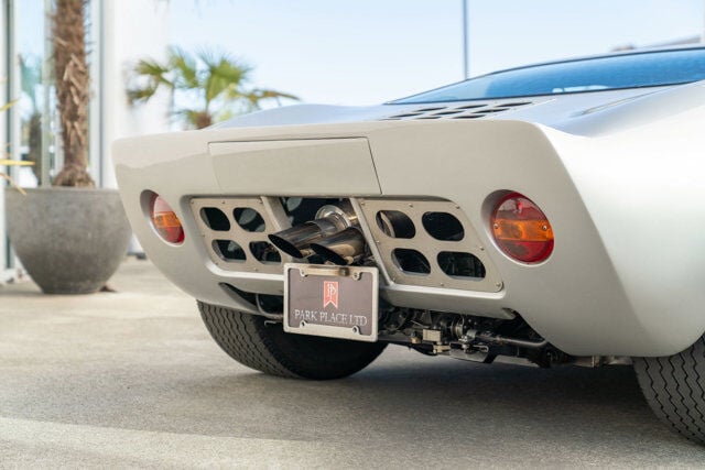 1966 Ford GT40 19