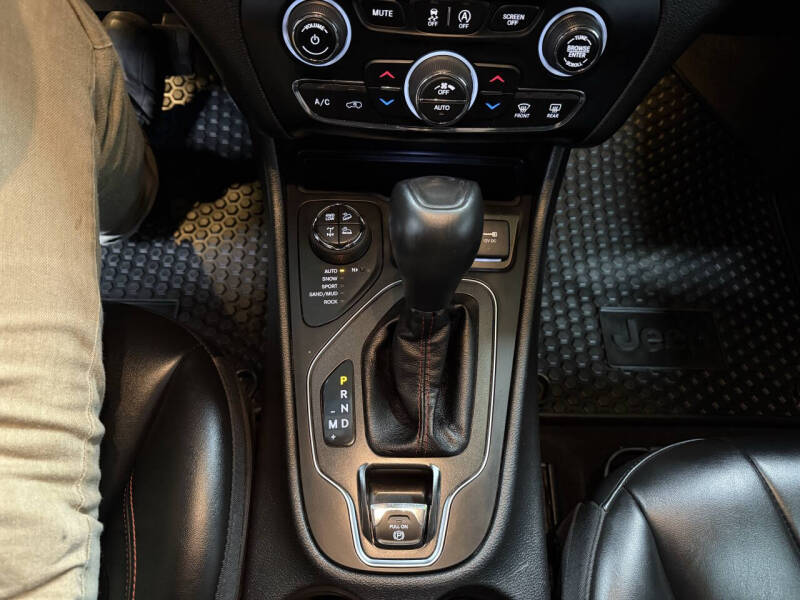 2020 Jeep Cherokee Trailhawk