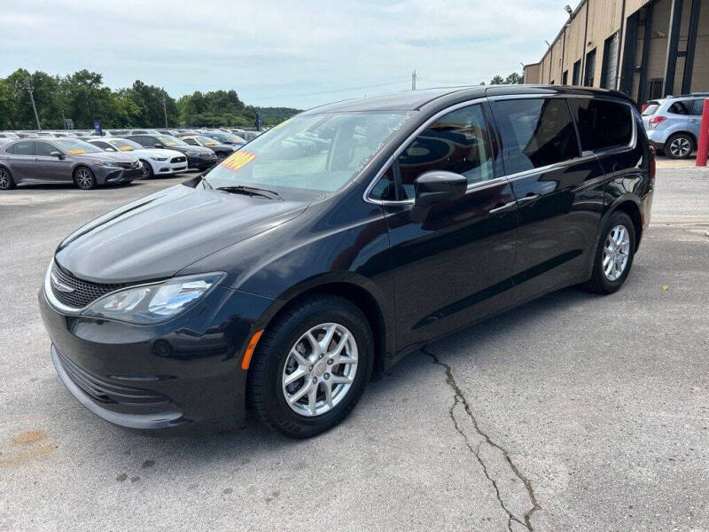 2020 Chrysler Voyager LX