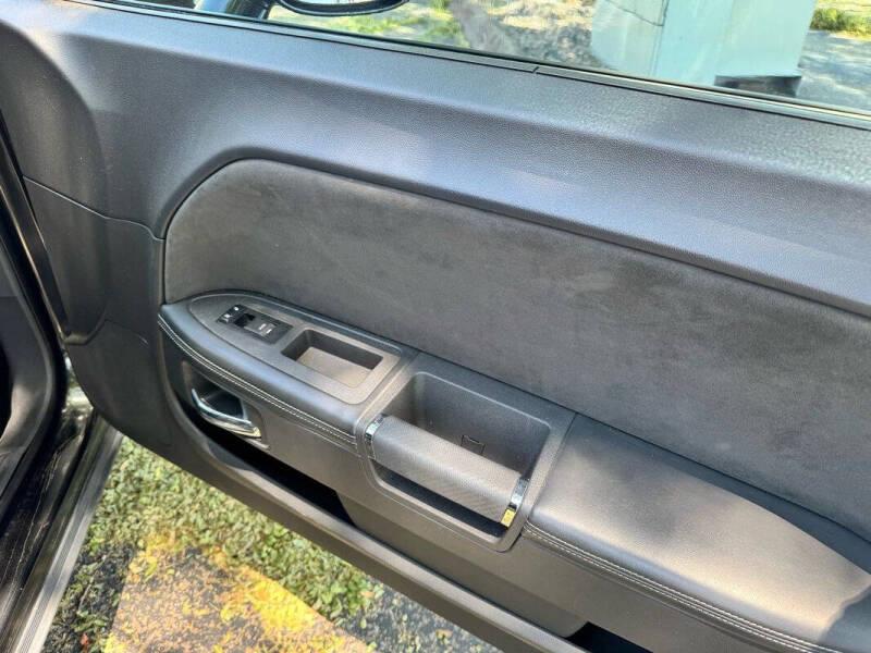 2009 Dodge Challenger SRT8