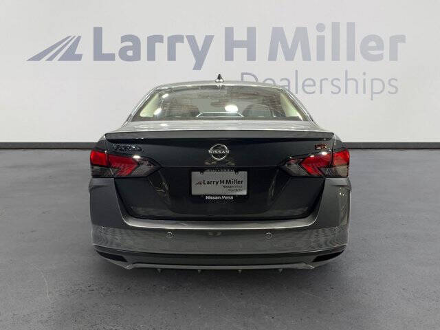 2025 Nissan Versa SR