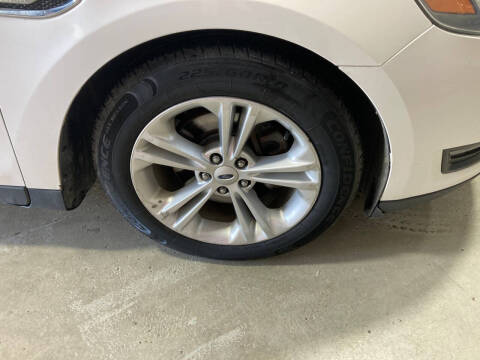 2013 Ford Taurus SEL