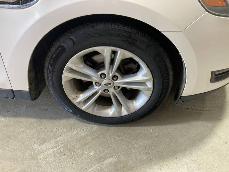 2013 Ford Taurus SEL