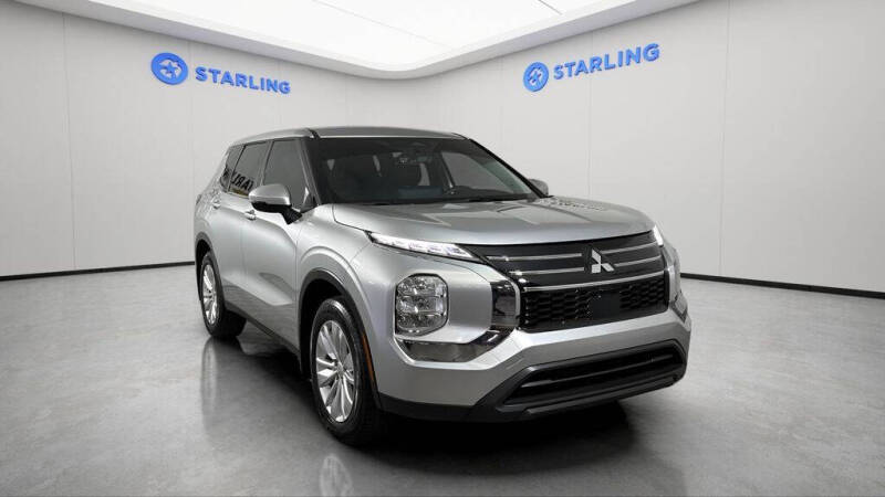 2025 Mitsubishi Outlander ES