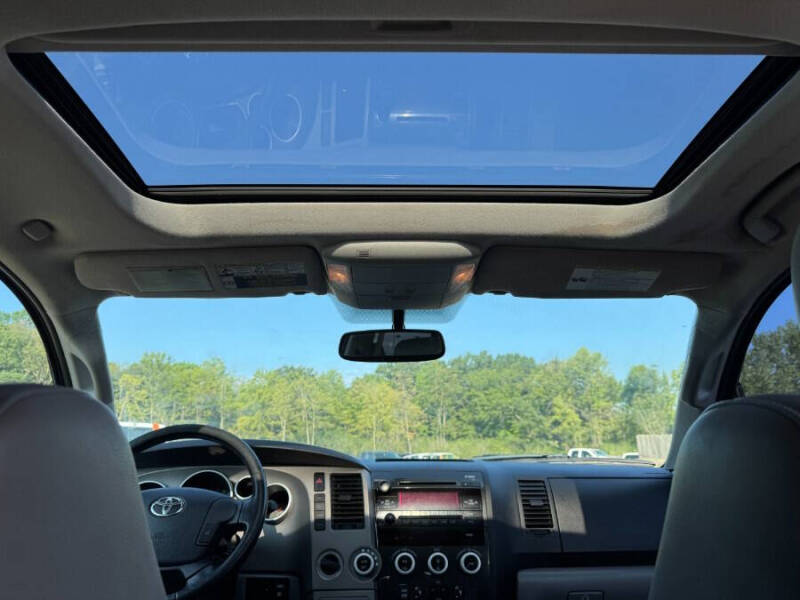 2013 Toyota Sequoia SR5