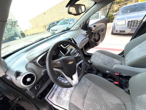 2017 Chevrolet Sonic LS Manual