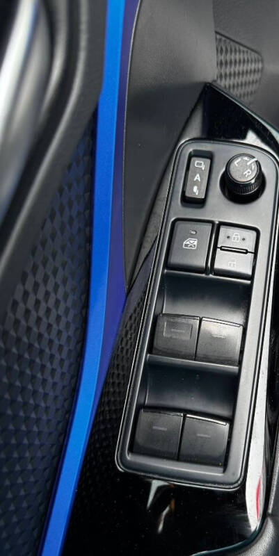 2022 Toyota C-HR XLE