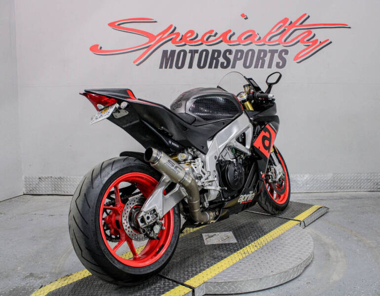 2016 Aprilia RSV4