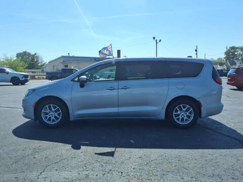 2023 Chrysler Voyager LX