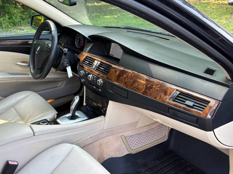2010 BMW 5 Series 528i