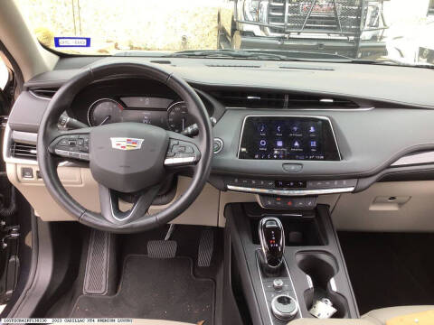 2023 Cadillac XT4 Premium Luxury