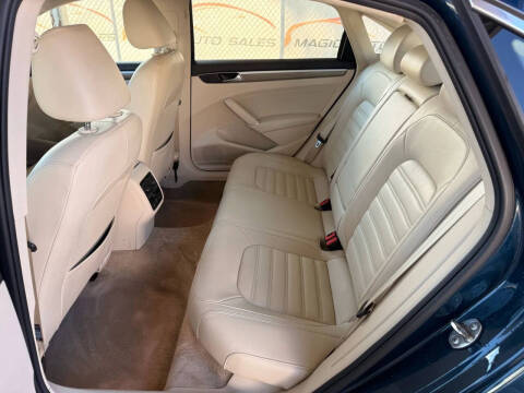 2018 Volkswagen Passat 2.0T SEL Premium