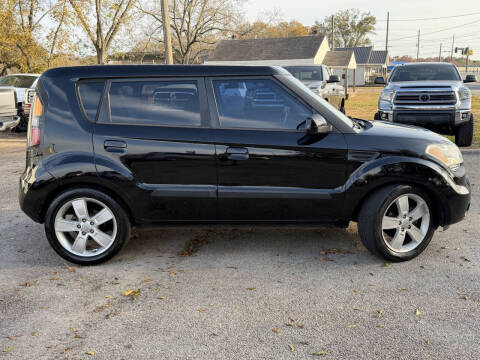 2010 Kia Soul +