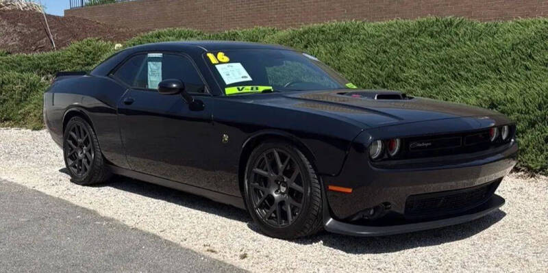 2016 Dodge Challenger 392 HEMI Scat Pack Shaker