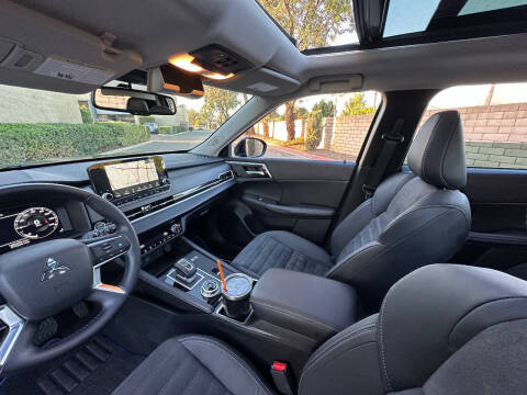 2023 Mitsubishi Outlander PHEV SE