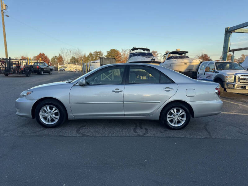 2005 Toyota Camry LE V6