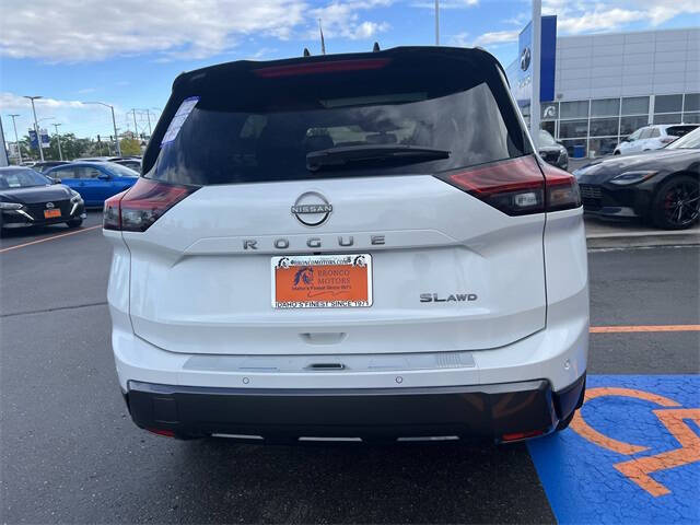 2025 Nissan Rogue SL