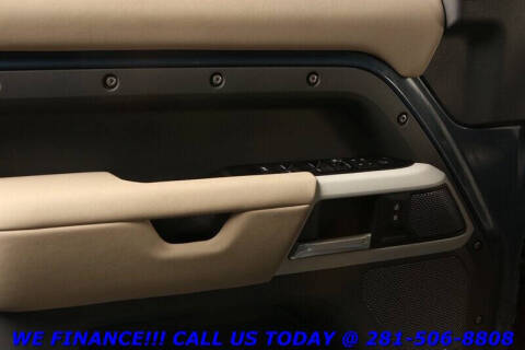 2022 Land Rover Defender 110 SE