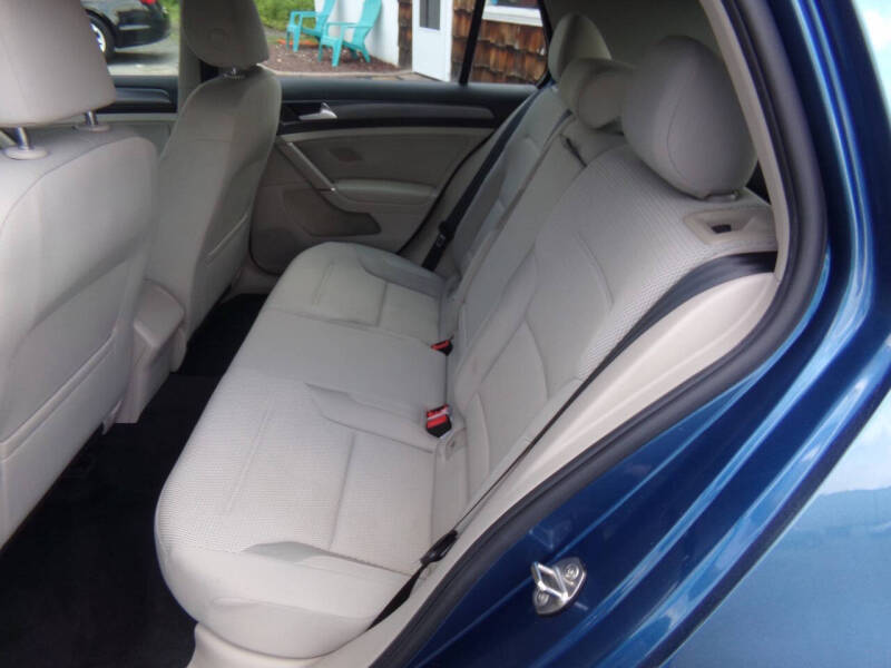 2018 Volkswagen Golf TSI S