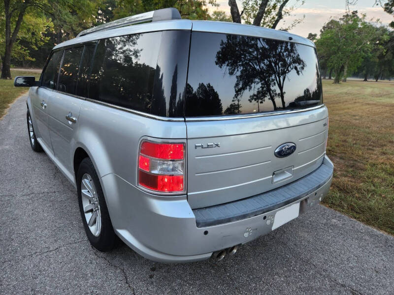 2011 Ford Flex SEL photo 9