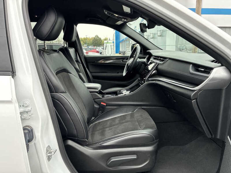 2022 Jeep Grand Cherokee Altitude