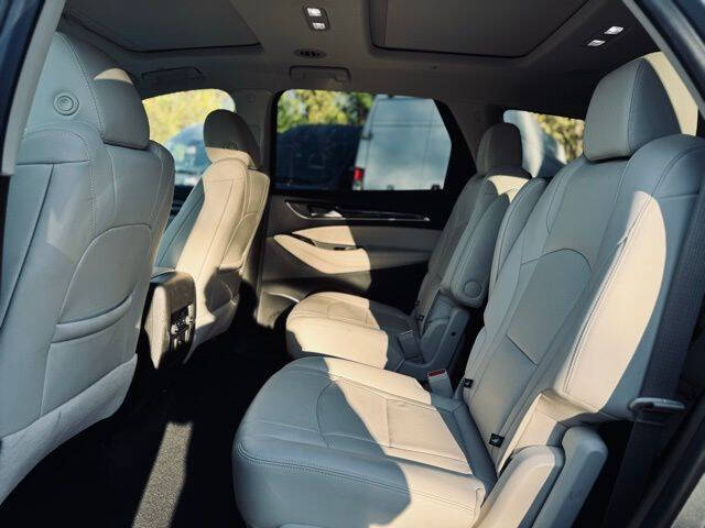 2023 Buick Enclave Essence