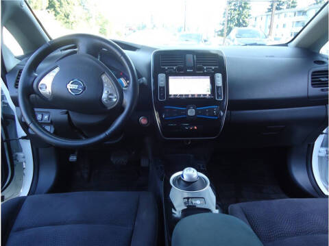 2016 Nissan LEAF