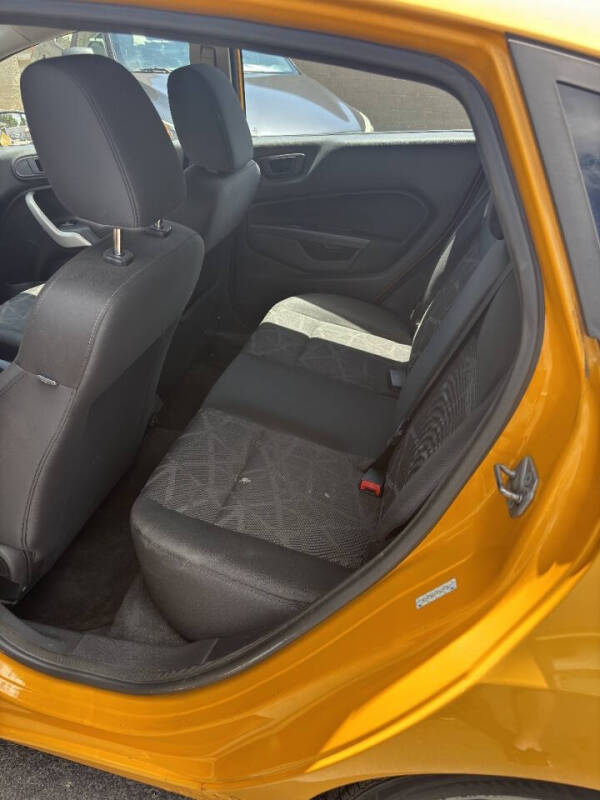 2011 Ford Fiesta SES