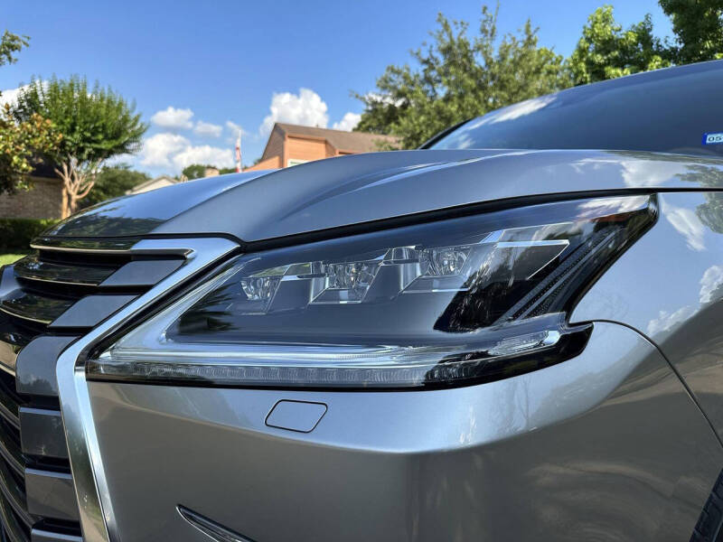 2019 Lexus LX 570 Three-Row