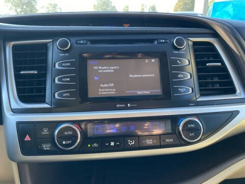 2014 Toyota Highlander LE