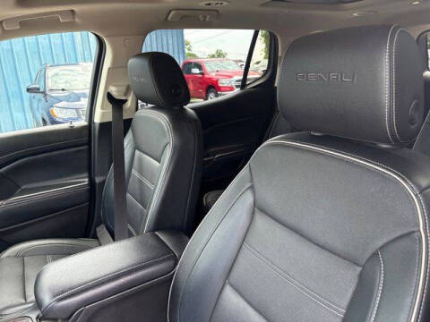 2022 GMC Acadia Denali