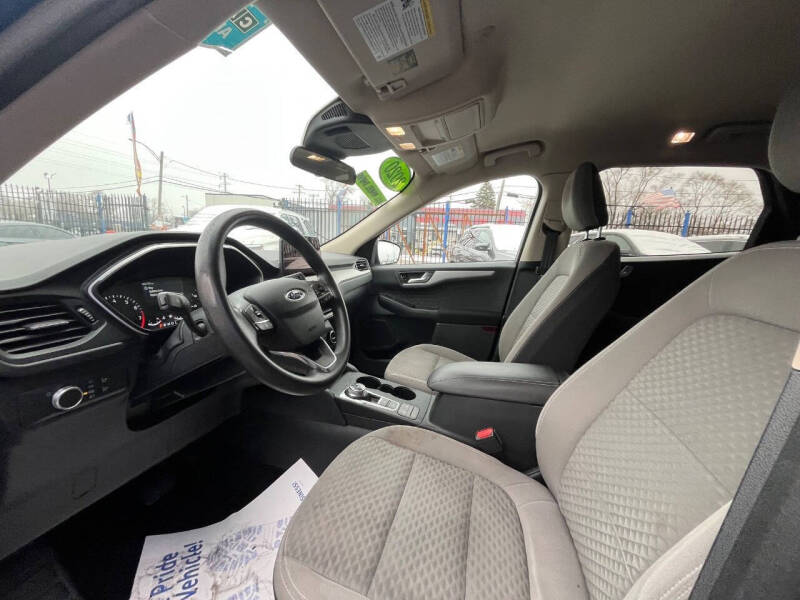 2020 Ford Escape SE