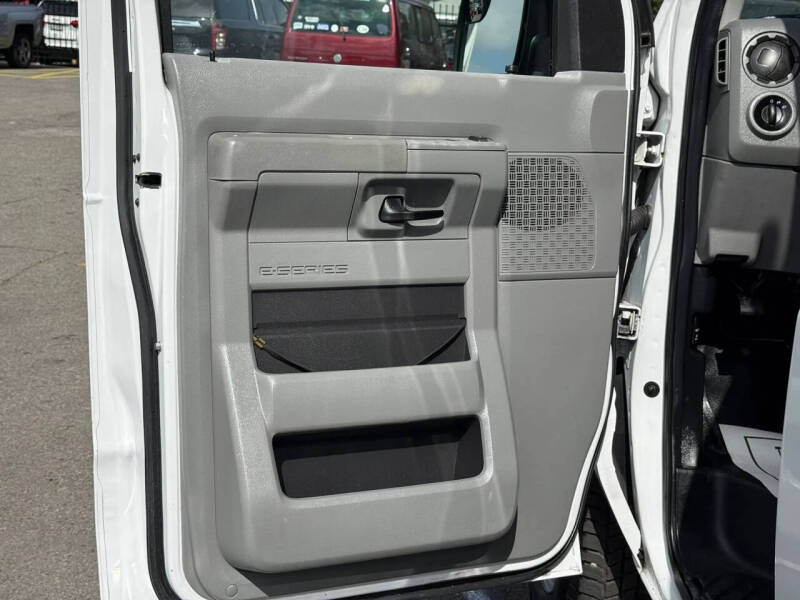 2013 Ford E-Series E-150