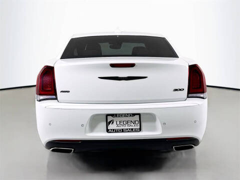 2023 Chrysler 300 Touring L
