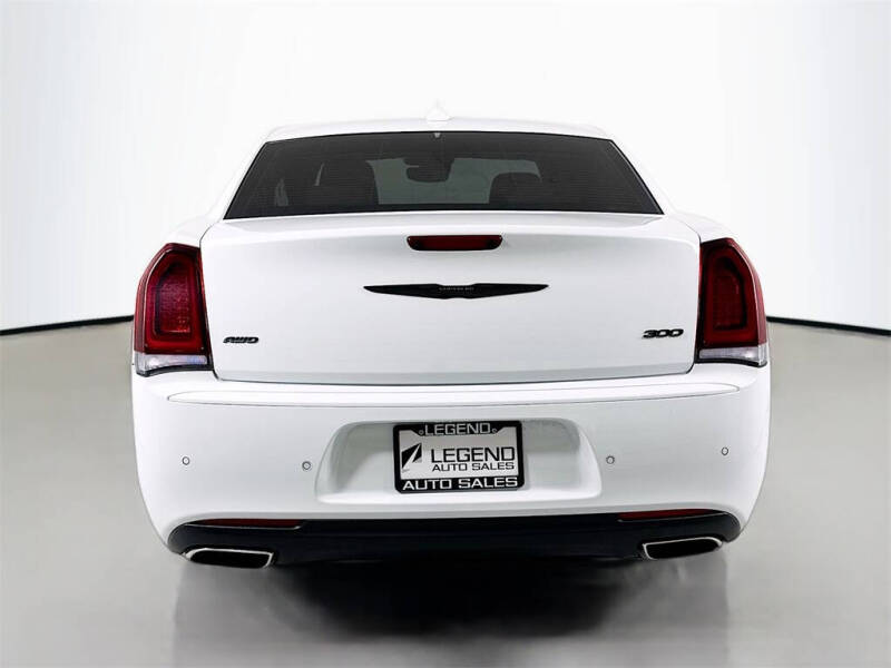 2023 Chrysler 300 Touring L
