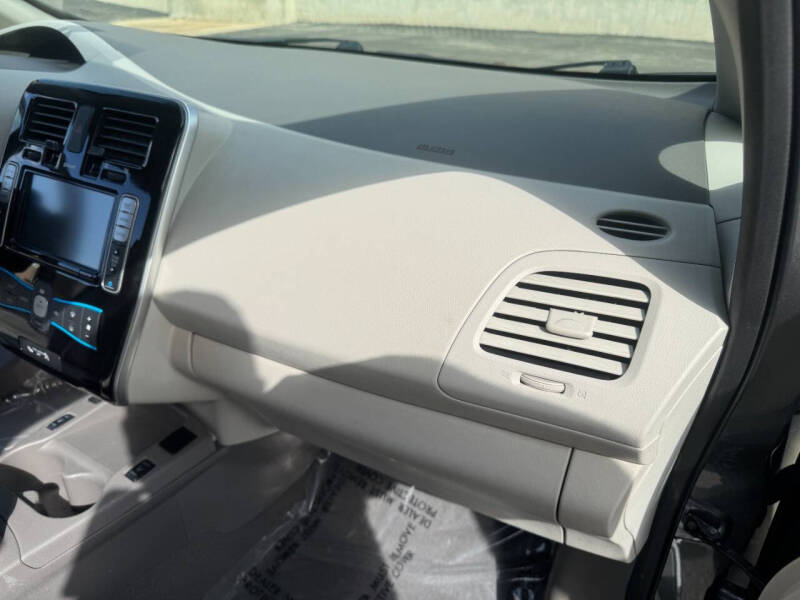 2017 Nissan LEAF SV