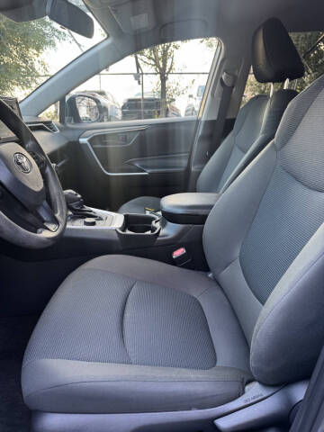 2021 Toyota RAV4 Hybrid LE